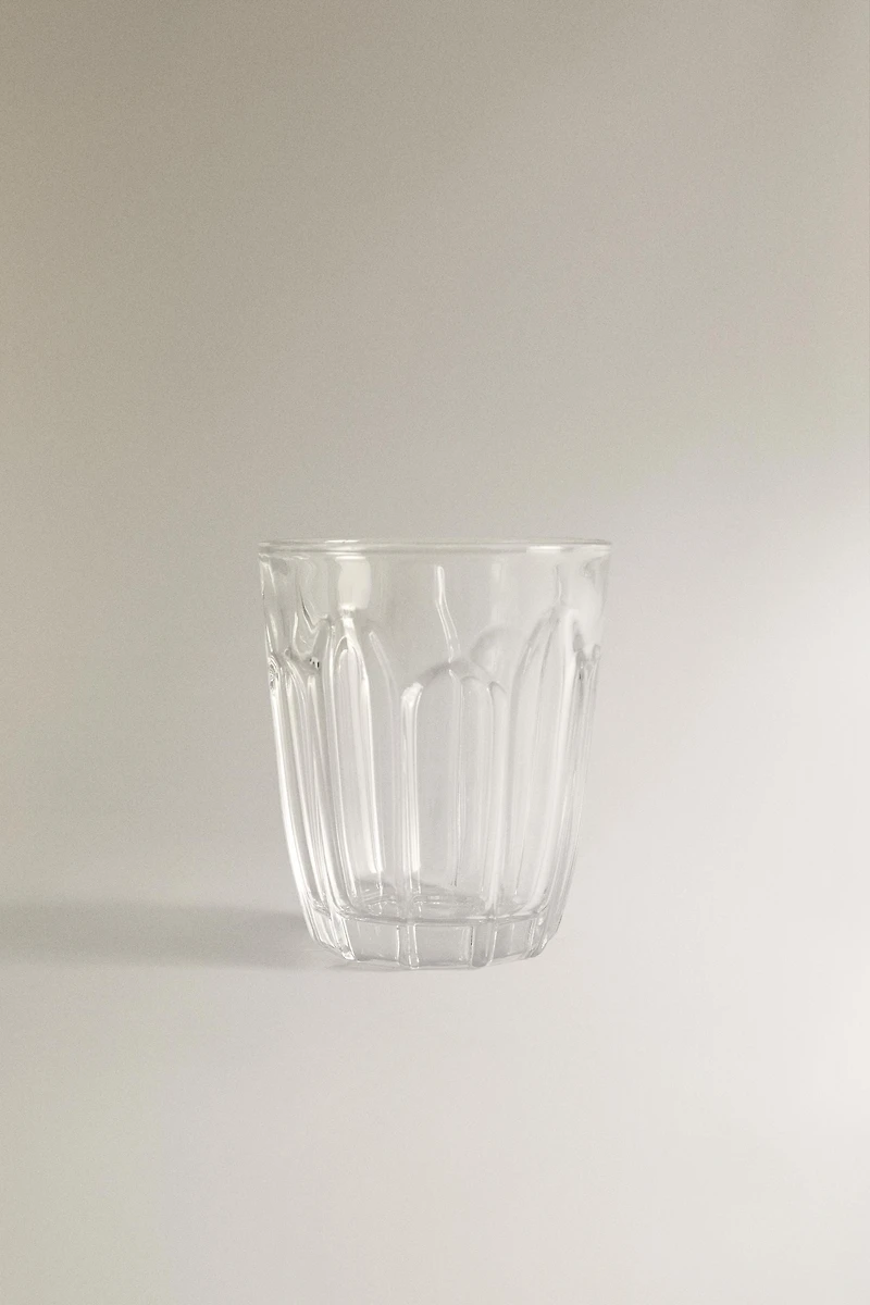 COFFEE TUMBLER WITH RAISED DESIGN