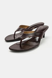SANDALES KITTEN EN CUIR