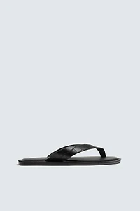 EMBOSSED STRAP SANDALS