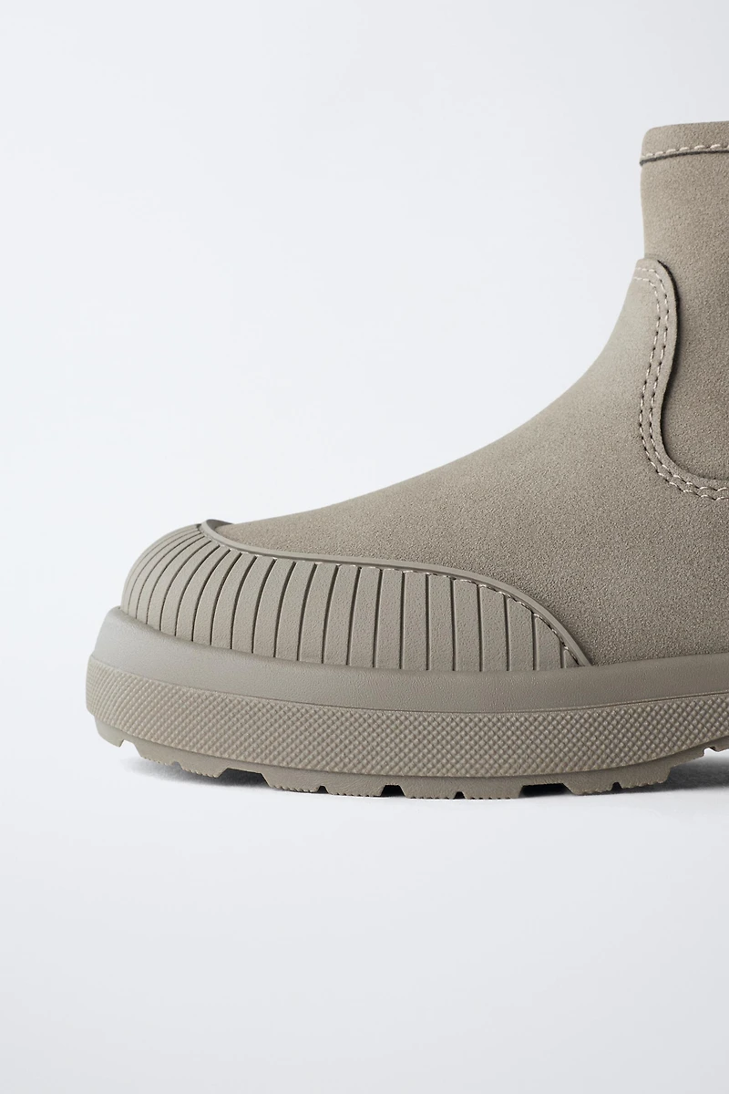 LINED BOOTS