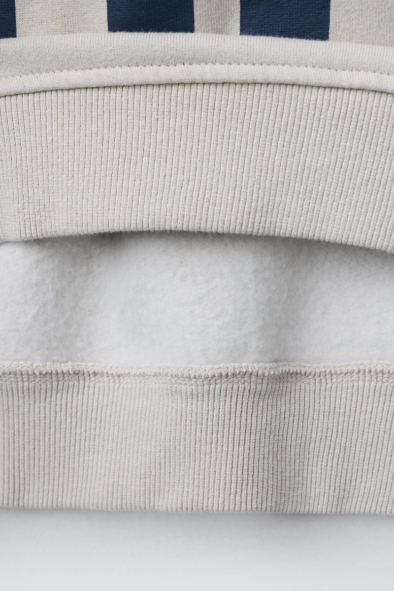 NUMBER PRINT SWEATSHIRT