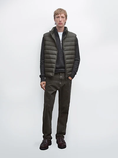 Water-repellent reversible down blend gilet