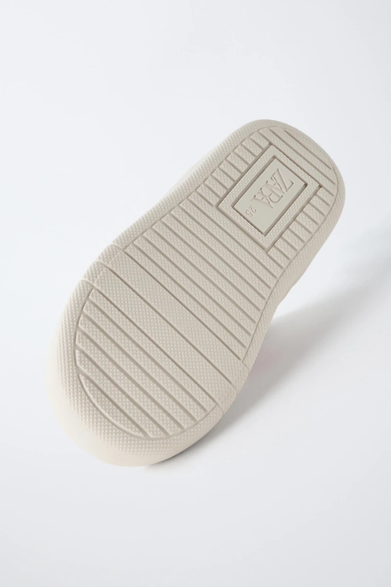 BAREFOOT SNEAKERS