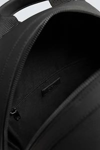 SAC À DOS TEXTURÉ EFFET GOMME