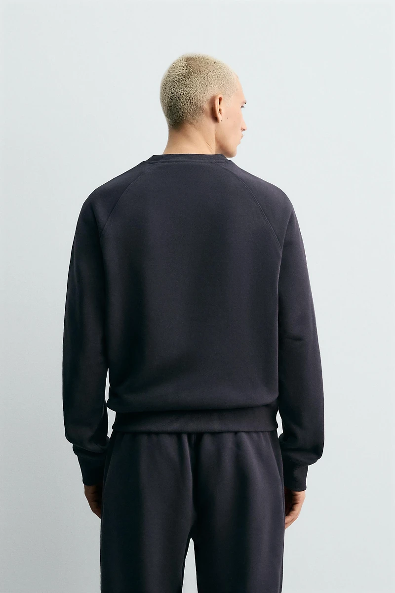 RELAXED FIT CREWNECK SWEATSHIRT