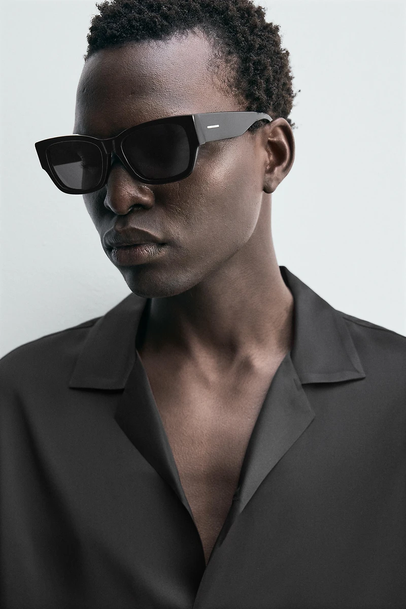 REGULAR FIT SATIN EFFECT SHIRT