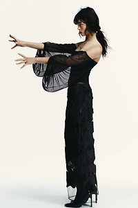 FLOWY STRAIGHT NECK TOP