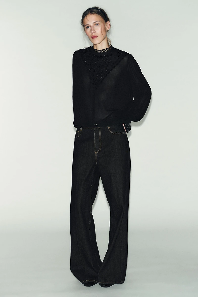 TOP BRODÉ MANCHES LONGUES