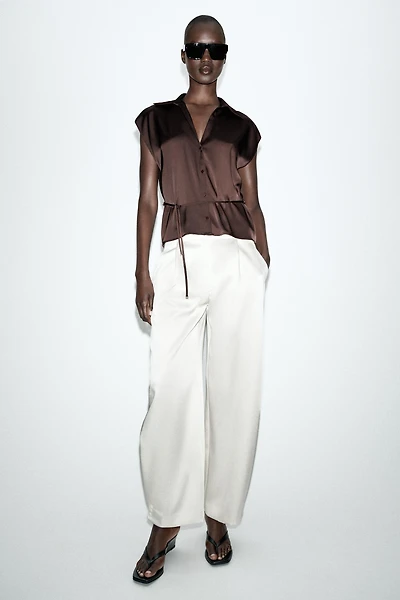 BELTED SATIN EFFECT SLEEVELESS SHIRT
