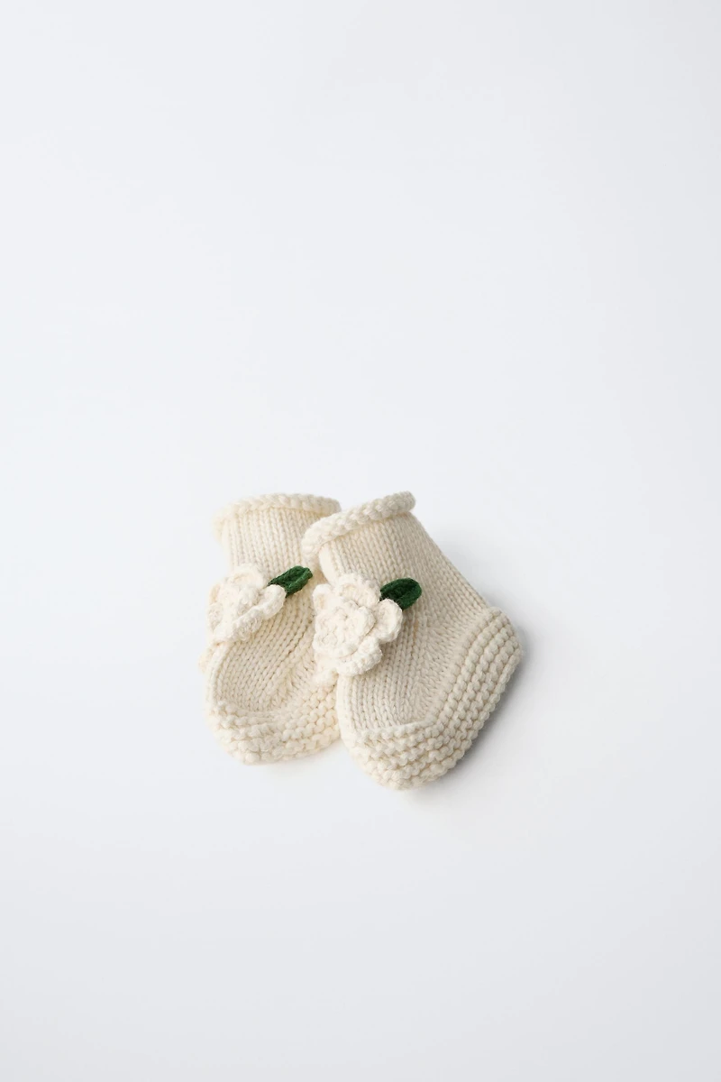 CHAUSSONS BRODÉS