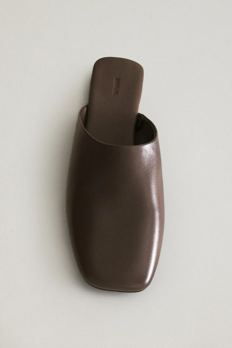 LEATHER MULE WITH SQUARE TOE