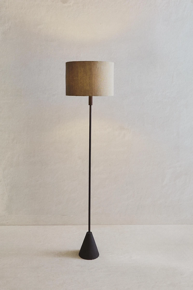 METAL FLOOR LAMP