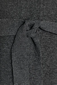 GILET EN MAILLE AVEC CEINTURE