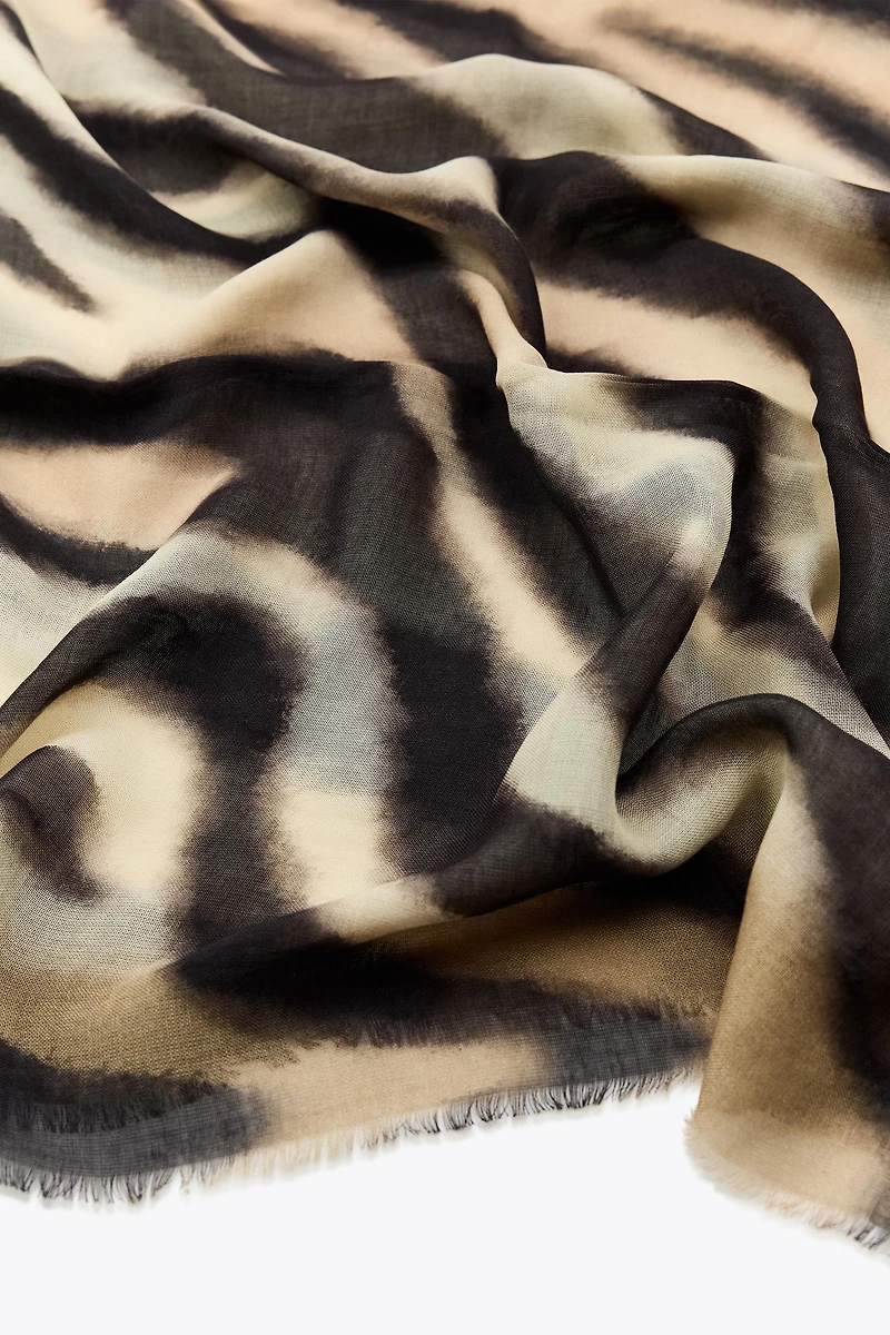 ANIMAL PRINT MODAL SCARF