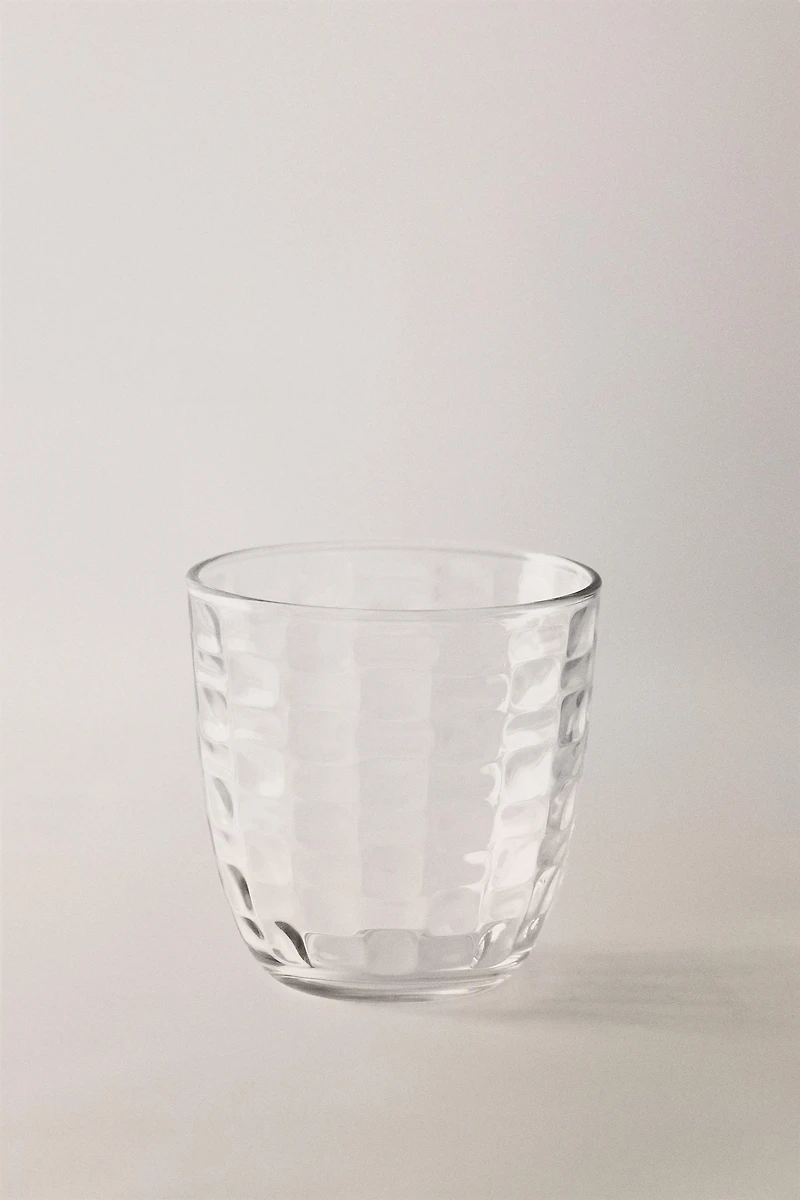RAISED SQUARE-EFFECT TUMBLER