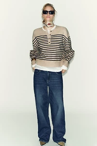PULL EN MAILLE À RAYURES