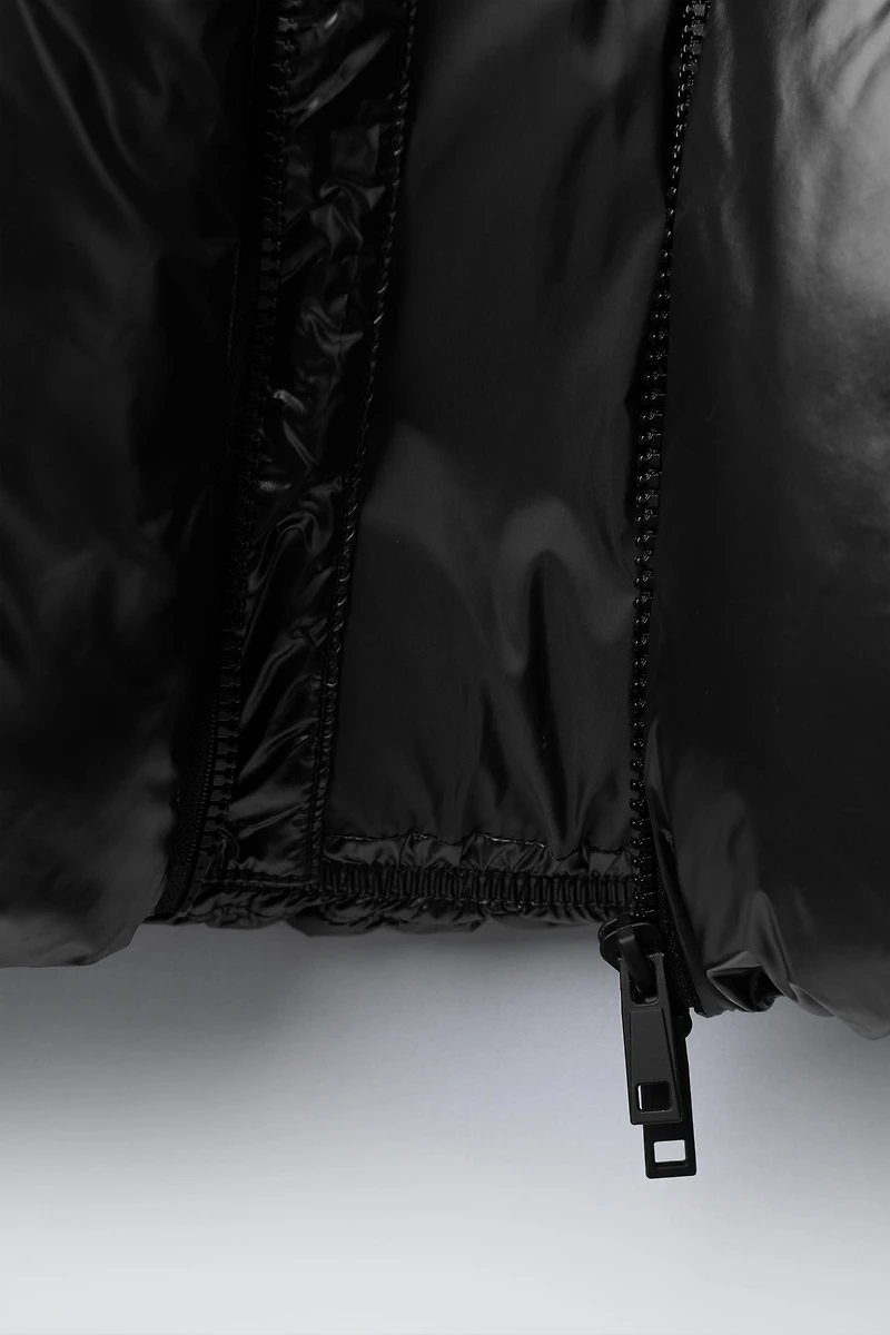 MANTEAU MATELASSÉ À CAPUCHE DÉPERLANT