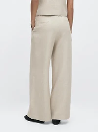 Linen capri trousers with darts
