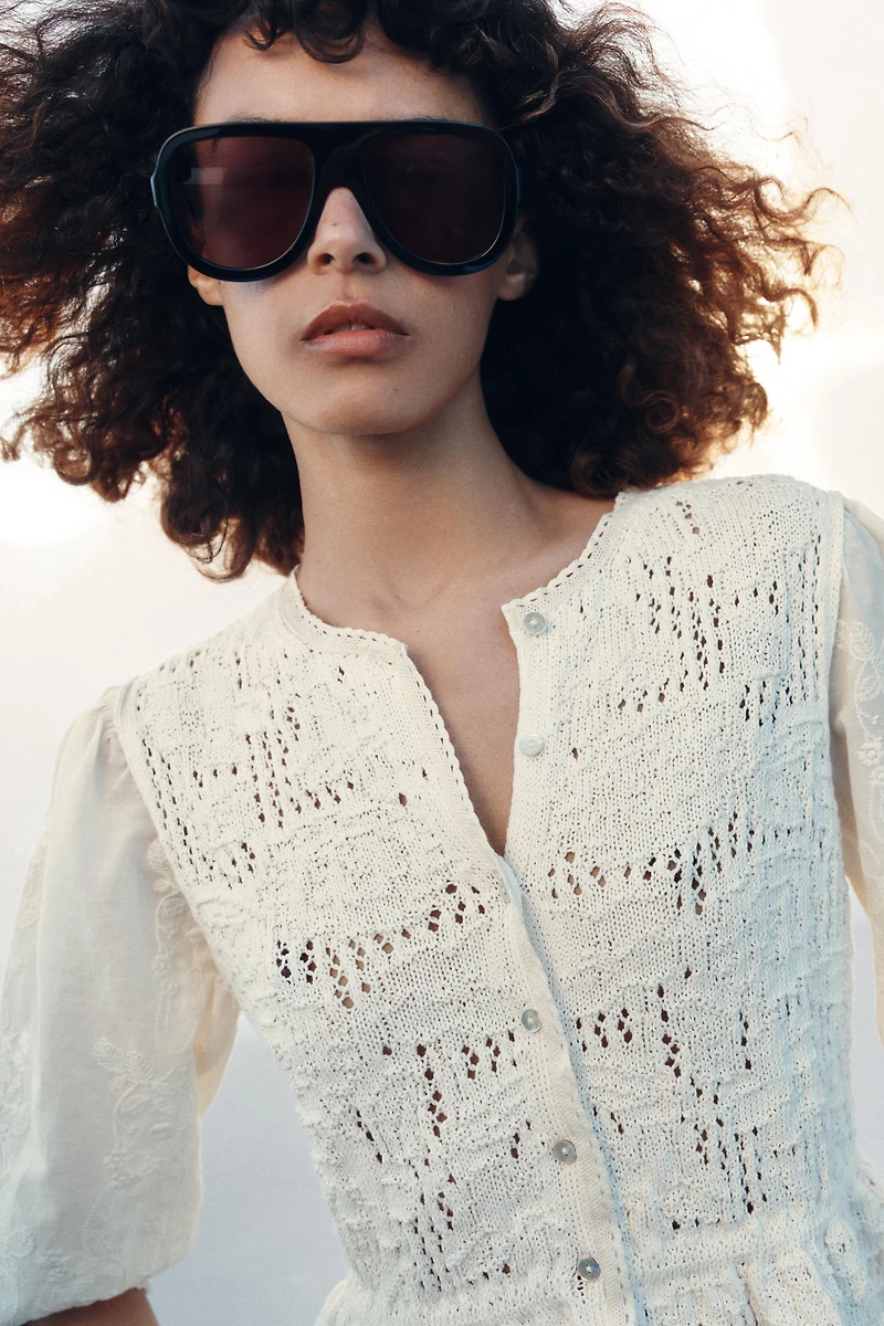 GILET ROMANTIQUE EN MAILLE COMBINÉE