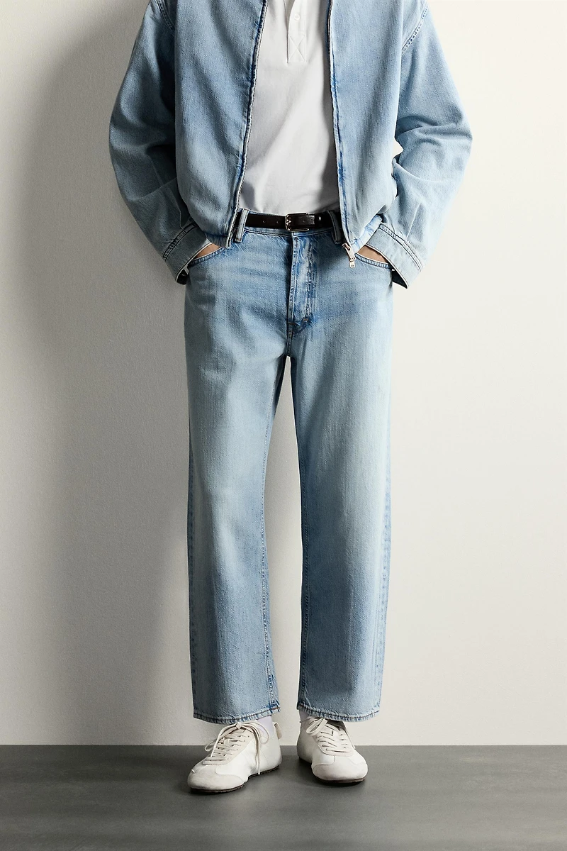 LIGHTWEIGHT REGULAR CROPPED FIT JEANS