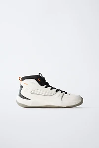 BASKETS MONTANTES SPORTIVES