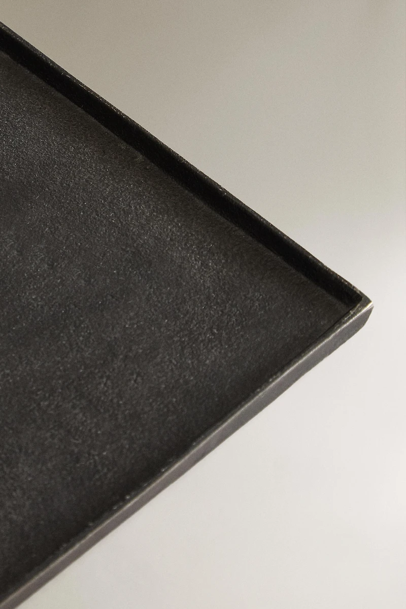 DECORATIVE METAL TRAY