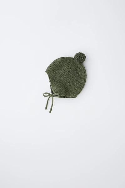 KNIT POMPOM BONNET