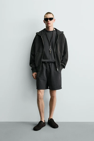 SHORT DE JOGGING BASIQUE DÉLAVÉ