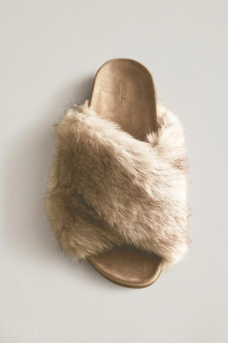 CROSSOVER SANDALS WITH FAUX FUR