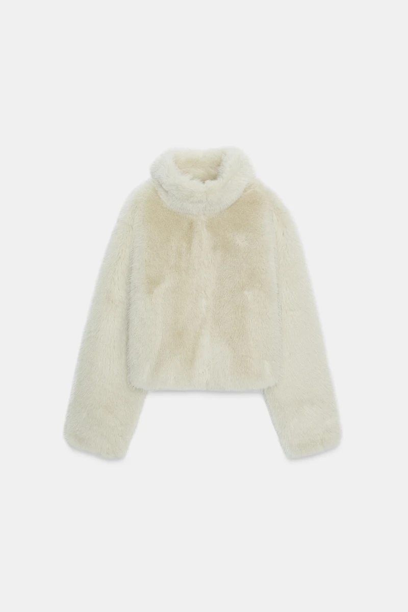 MANTEAU COURT EFFET FOURRURE AVEC BRANDENBOURGS
