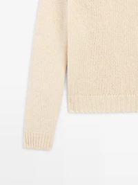 100% wool V-neck knit sweater