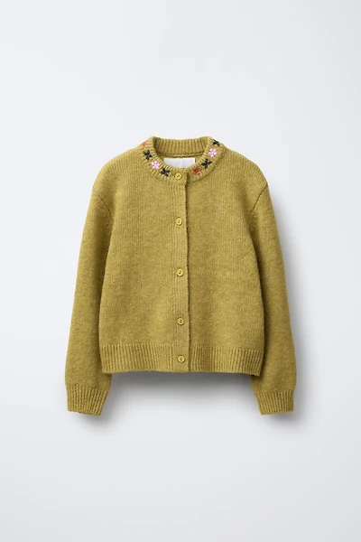 GILET EN MAILLE À FLEURS BRODÉES