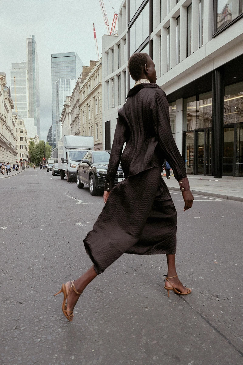 CHEMISE OVERSIZE SATINÉE À EFFET FROISSÉ