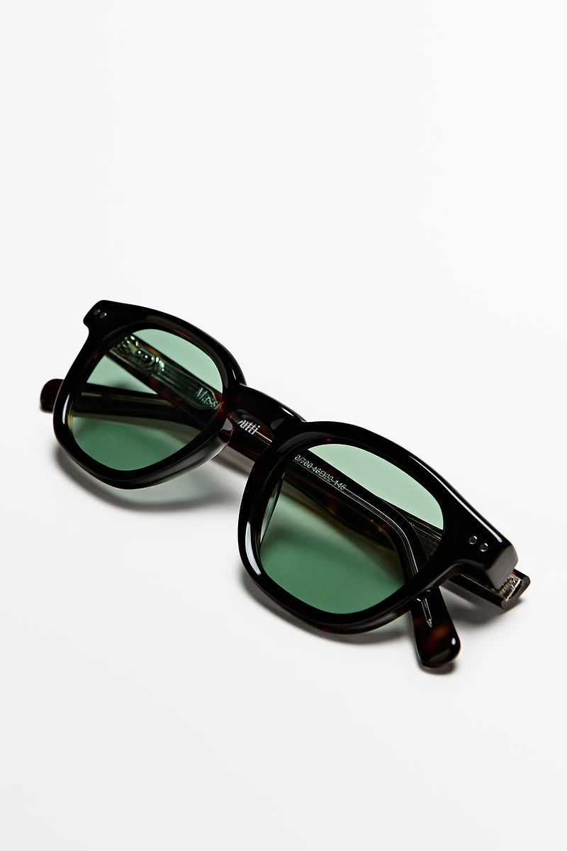 Round sunglasses