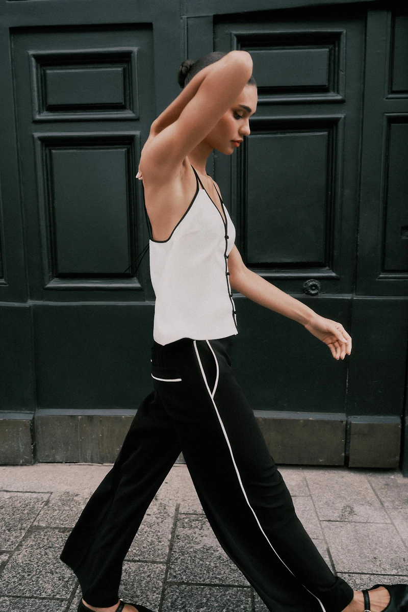 CONTRAST PIPED PANTS