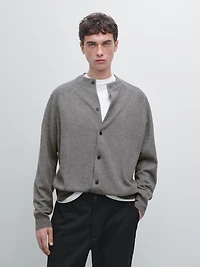 Knit cardigan with raglan sleeves