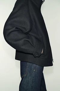 SHORT WOOL COAT WITH HIGH NECK