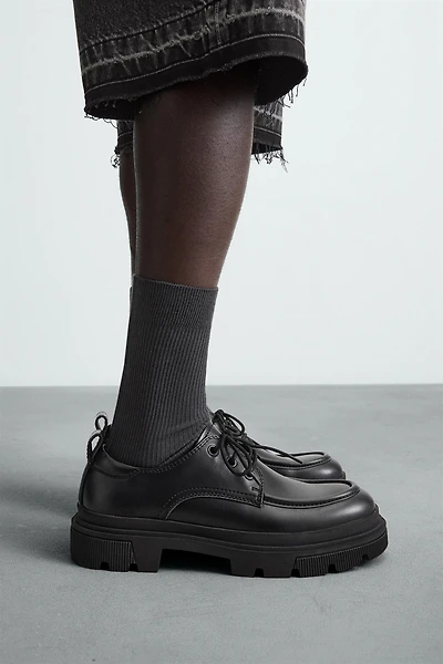 CHUNKY MOC TOE SHOES
