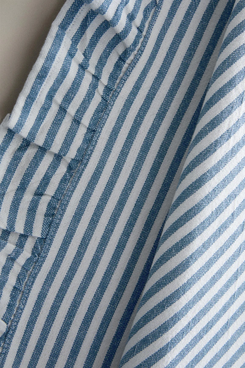 RUFFLED STRIPED KITCHEN TOWEL