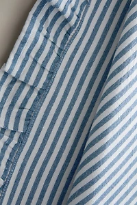 RUFFLED STRIPED KITCHEN TOWEL