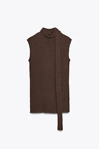 TEXTURED SCARF TOP