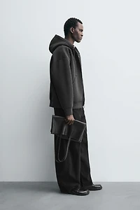 SWEAT À CAPUCHE EFFET NÉOPRÈNE