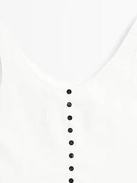 Linen blend top with buttons
