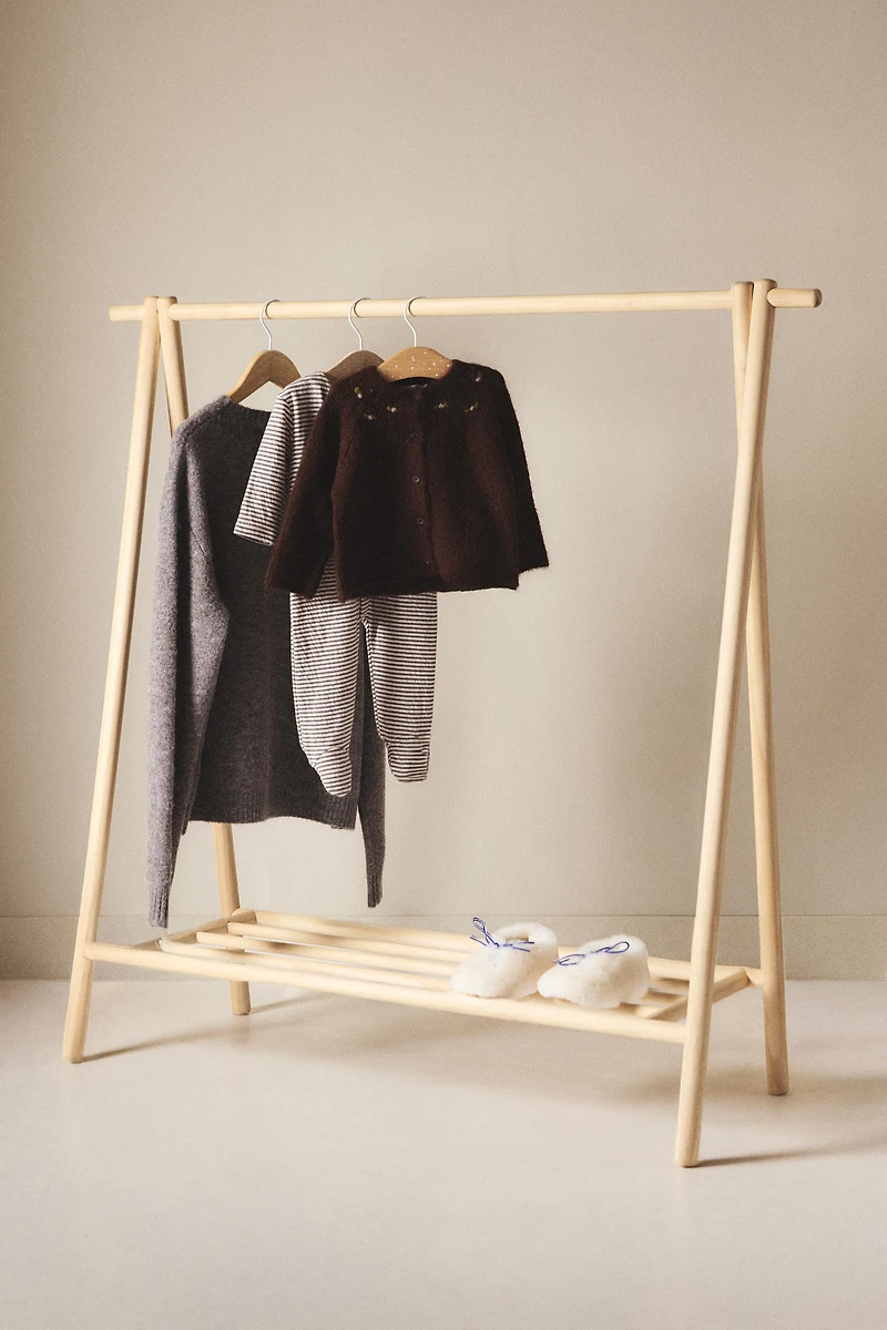 WOODEN CLOTHES RACK