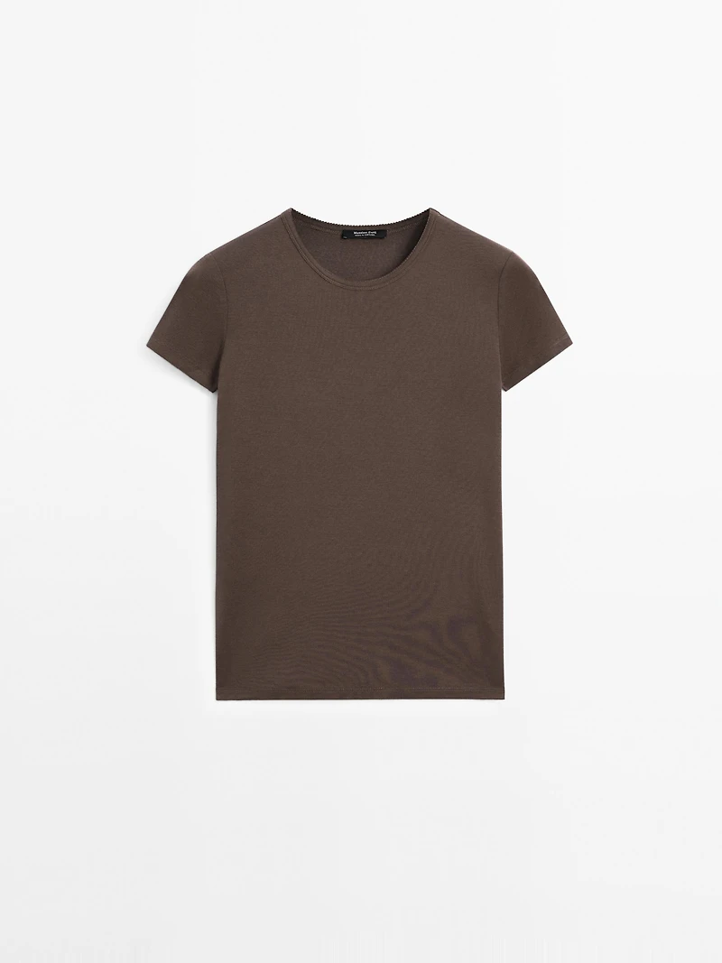 Short sleeve T-shirt with trim details