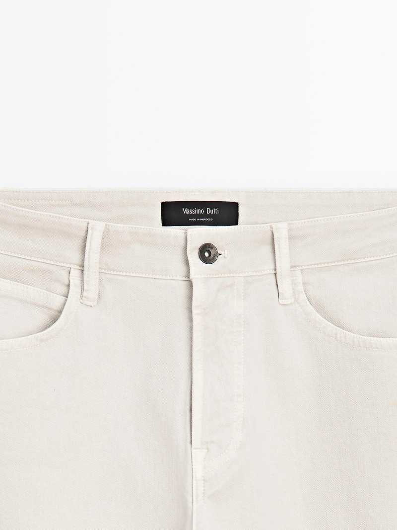 Tapered fit jeans