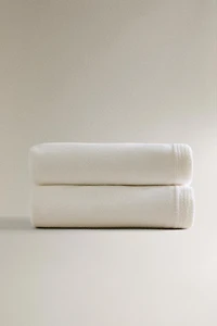 COUVRE-LIT BRODÉ