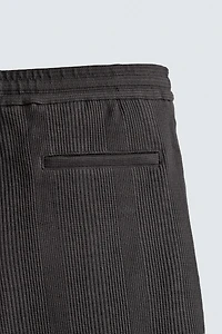TEXTURED RELAXED FIT SHORTS