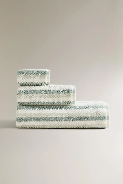 SERVIETTE DE BAIN JACQUARD GÉOMÉTRIQUE