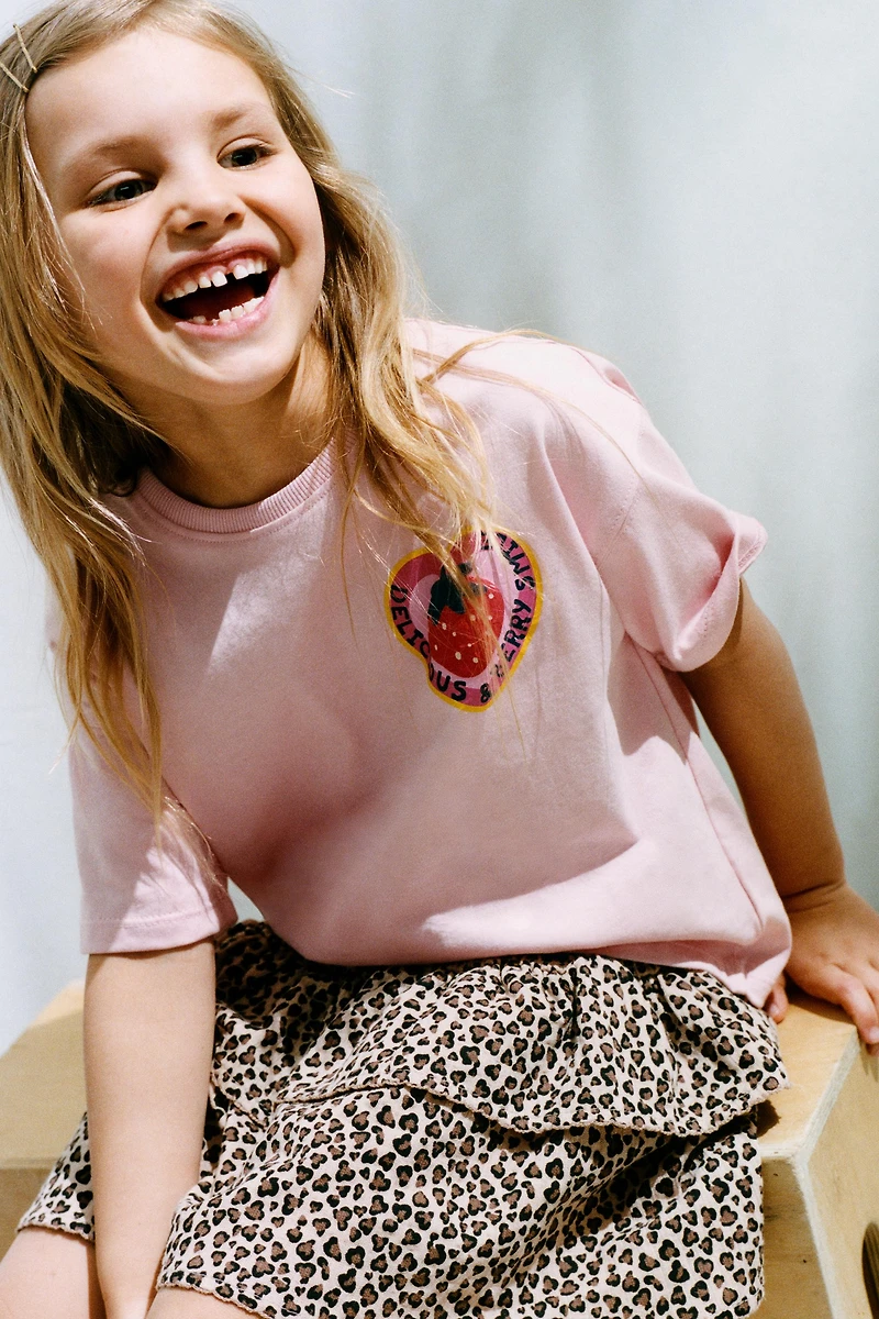 STICKER PRINT T-SHIRT